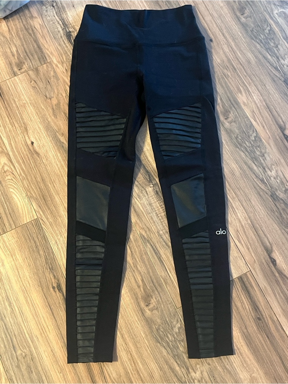 Alo Yoga Leggings Womens Moto Black Leggings - Picture 3 of 13
